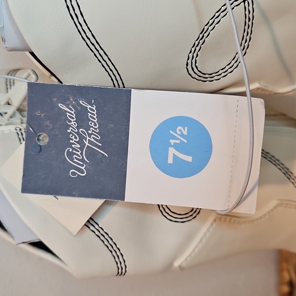 NWT Universal Threads Women's White Western Healed Side Zip Cowboy Boots Sz.7.5 - Picture 7 of 7